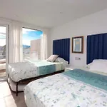 Luxurious Penthouse דירה