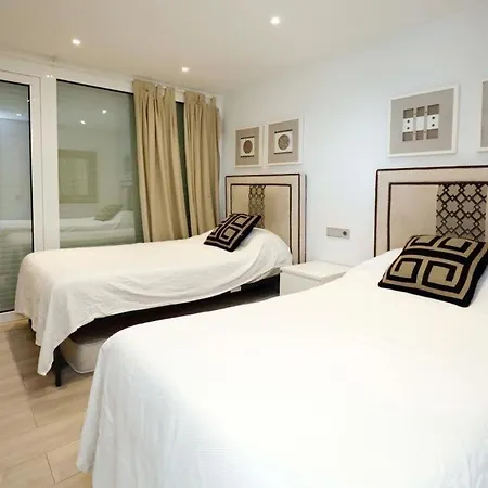 Luxurious Penthouse דירה מארבלה