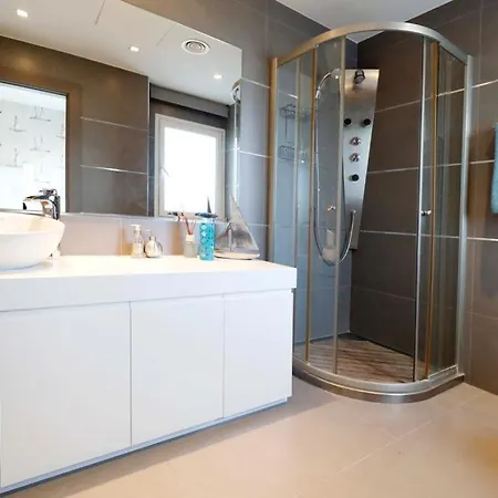 Luxurious Penthouse شقة